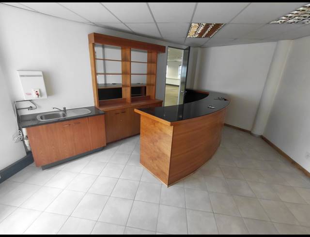 426M² OFFICE TO LET IN FOURWAYS